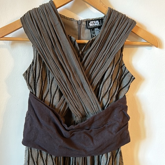 Star Wars Rey Costume Shirt - Picture 2 of 6